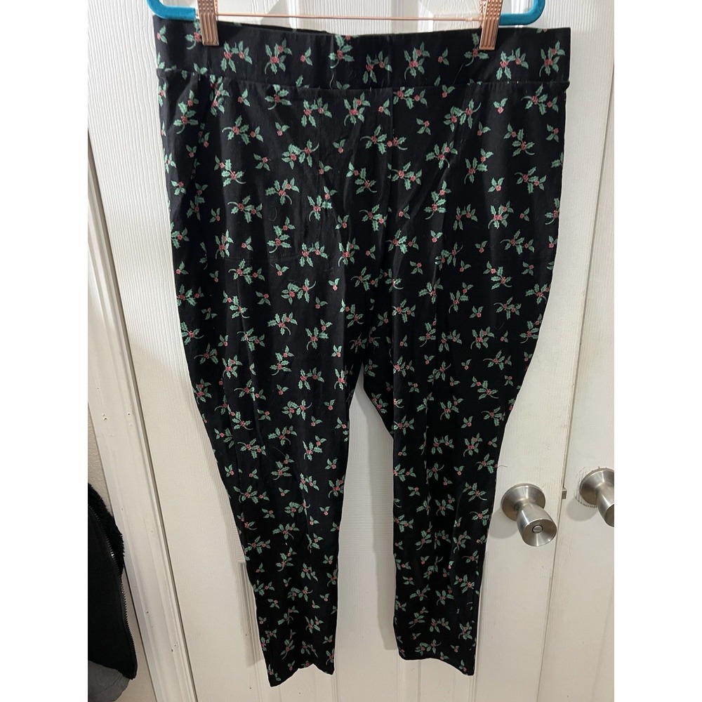 Torrid Size 3 Holly Berry Leggings